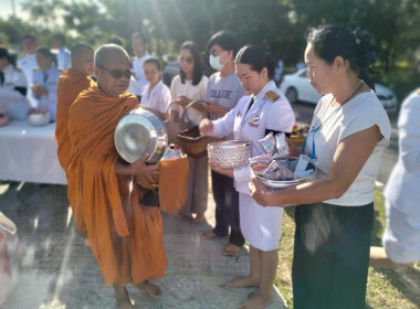 เข้าร่วมพิธีเจริญพระพุทธมนต์และทำบุญตักบาตรถวายพระกุศล ... พารามิเตอร์รูปภาพ 3